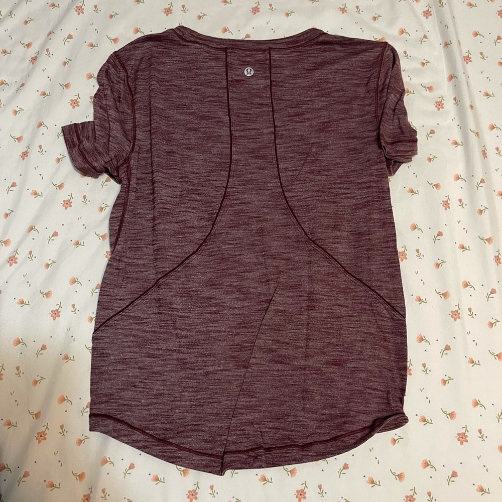 Lululemon T-Shirt